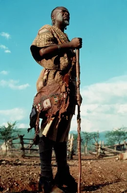 Der eingeborene Dolmetscher Samuel (John Kani) kennst sich bestens mit der  afrikanischen Tierwelt aus ...