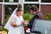 Sievers (Rainer Piwek) und Barbara (Nadine Wrietz) kommen an der Schule an. Sievers (Rainer Piwek) und Barbara (Nadine Wrietz) kommen an der Schule an.