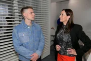 Moritz (Lennart Borchert) wirft Katrin (Ulrike Frank) Kaltbl&uuml;tigkeit vor.