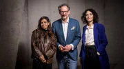 Zusammen mit HateAid-Gründerin Anna-Lena von Hodenberg (r.) wehren sich Collien Fernandez (l.) und Eckart von Hirschhausen gegen digitale Gewalt und Deepfakes. Zusammen mit HateAid-Gründerin Anna-Lena von Hodenberg (r.) wehren sich Collien Fernandez (l.) und Eckart von Hirschhausen gegen digitale Gewalt und Deepfakes.