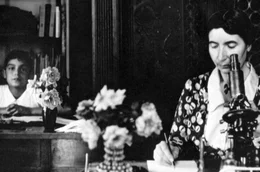 Eva Mameli Calvino mit ihrem Sohn Italo: Einige Jahre vor ihrem Tod ver&ouml;ffentlichte sie ihr letztes Werk &uuml;ber Blumen und Zierpflanzen.