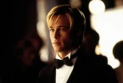 Ein r&auml;tselhafter junger Mann namens Joe Black (Brad Pitt) taucht pl&ouml;tzlich im wohl geordneten Leben des Medien-Monguls William Parrish auf und bringt dessen Alltag v&ouml;llig  durcheinander. Denn Joe ist der personifizierte Tod und m&ouml;chte seine Beute am liebsten gleich mitnehmen ...