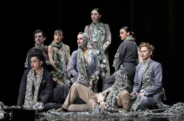 Sidi Larbi Cherkaoui kontrastiert Mythen, Nationen, Epochen und Musikstile. Der Belgier mit marokkanischen Wurzeln leitet seine 2010 gegr&uuml;ndete Kompanie Eastman und seit 2022 die Ballettkompanie des Grand Th&eacute;&acirc;tre de Gen&egrave;ve.