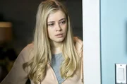 Tessa (Josephine Langford)