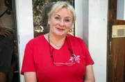 Astrid ist auf dem Campingplatz am Bergwitzsee als Hausdame für die Ferienwohnungen zuständig. Astrid ist auf dem Campingplatz am Bergwitzsee als Hausdame für die Ferienwohnungen zuständig.