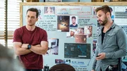 Jay Halstead (Jesse Lee Soffer, l.) und Adam Ruzek (Patrick John Flueger, r.)