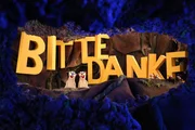 Jan & Henry &uuml;berlegen, mit welchen Worten sie ihre Nachbarin Mauli Maulwurf am besten nach ein paar B&uuml;chern fragen k&ouml;nnen.
