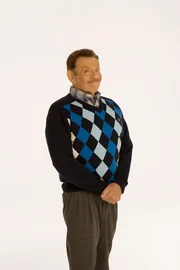 Arthur Spooner (Jerry Stiller)