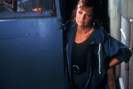 Mrs. Wilkinson (Julie Walters) f&ouml;rdert heimlich Billy's Talent und m&ouml;chte, dass er die k&ouml;nigliche Ballettschule besucht. Doch in dem Arbeiterklassenkosmos des Vaters ist f&uuml;r solche Tr&auml;umereien kein Platz ...