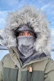 Der Genfer YouTuber Julien Donz&eacute;, alias &laquo;Le Grand JD&raquo; trotzt der K&auml;lte.