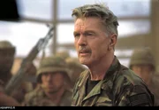 Als Waters und seine M&auml;nner Zeugen eines brutalen Rebellen&uuml;bergriffes werden, handeln sie entgegen der strikten Anweisungen von Captain Bill Rhodes (Tom Skerritt) ...