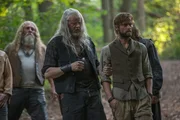 L-R: David Morse als Big Foster Farrell, Joe Anderson als Asa Farrell L-R: David Morse als Big Foster Farrell, Joe Anderson als Asa Farrell