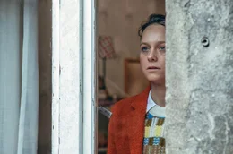 Jana (Anna Unterberger) muss eine Entscheidung treffen: Beh&auml;lt sie die kleine Anna bei sich oder &uuml;bergibt sie das Kind der Polizei?