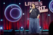 "Geh doch einfach mal in die Sonne". Wenn Sonne Depression heilt, w&auml;re Spanien ein Therapiezentrum. Die Berliner Comedienne Melina G&ouml;b entlarvt humorvoll die Absurdit&auml;t gut gemeinter, aber v&ouml;llig unbrauchbarer Ratschl&auml;ge.
