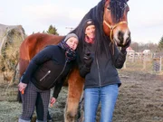 Christin Brandenburg und Katja Schnabel (r.) mit Keks