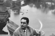 Italo Calvino nutzte die Literatur, um die Welt von oben zu betrachten: Seine freiheitsliebenden Gedanken vermittelte er &uuml;ber den ihm eigenen, allegorisch-fantastischen Stil seiner Werke.