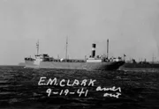 Die EM Clark, ein amerikanischer Dampftanker, im Jahr 1941 - ein Jahr vor ihrer verhängnisvollen Begegnung mit deutschen U-Booten am Kap Hatteras. Die EM Clark, ein amerikanischer Dampftanker, im Jahr 1941 - ein Jahr vor ihrer verhängnisvollen Begegnung mit deutschen U-Booten am Kap Hatteras.