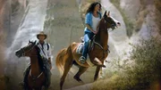 Jack Hunter (Ivan Sergei) und Nadia Ramadan (Joanne Kelly) m&uuml;ssen fliehen.