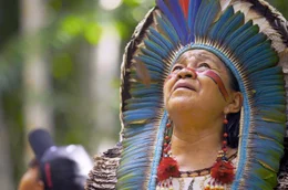 Let&iacute;cia Yawanaw&aacute; hat den Wissensaustausch organisiert, damit das Wissen &uuml;ber die Pflanzen des Amazonas erhalten bleibt.
