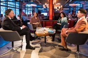 Aufzeichnung der Sendung mit (v.l.) Lukas Bärfuss, Moderation Laura de Weck, Samira El Ouassil und Wolfgang M. Schmitt Aufzeichnung der Sendung mit (v.l.) Lukas Bärfuss, Moderation Laura de Weck, Samira El Ouassil und Wolfgang M. Schmitt