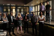 (v.l.n.r.) Jennifer Jareau (A.J. Cook); David Rossi (Joe Mantegna); Penelope Garcia (Kirsten Vangsness); Emily Prentiss (Paget Brewster); Derek Morgan (Shemar Moore); Dr. Tara Lewis (Aisha Tyler); Dr. Spencer Reid (Matthew Gray Gubler); Matt Simmons (Daniel Henney)