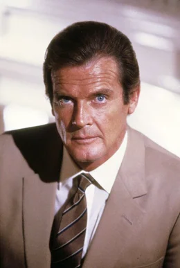 James Bond (Roger Moore)