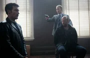 Spike (Clive Owen), MI6 Man (David Whiteley) und Danny (Jason Statham)