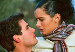 Verbotene Liebe: der angehende Priester Luca (Thorsten Grasshoff) und die Restauratorin Sophie (Sandra Speichert).