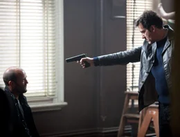 Danny (Jason Statham), SAS-Agent Spike (Clive Owen).
