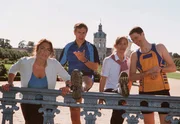 Die leicht f&uuml;llige Julia (Christine Neubauer, li.) geht ihrem Br&auml;utigam Wolfgang (Ingolf L&uuml;ck, 2.v.li.) zuliebe Joggen. Doch Wolfgangs Bruder Albrecht (Tim-Owe Georgi) und dessen Frau (Katja Hoffmann) machen sich &uuml;ber Julia und ihre Pfunde zuviel lustig.