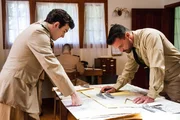 Cmdr. Race Ingram (Frank Grillo, re.) und Capt. Ron Haskel (Edgar Damatian)