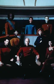Star Trek The Next Generation Gallery, Raumschiff Enterprise Das n&auml;chste Jahrhundert: Patrick Stewart (Captain Picard), Jonathan Frakes (Comm. Riker), Marina Sirtis (Counselor Deana Troi), Gates McFadden (Dr. Beverly Crusher), LeVar Burton (Lt. Comm. Geordi LaForge), Michael Dorn (Lt. Worf), Wil Wheaton (Wesley Crusher), Brent Spiner (Lt. Comm. Data).