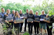 Das Team aus dem Zoo Karlsruhe bringt die Moorfrösche zur Auswilderung. Das Team aus dem Zoo Karlsruhe bringt die Moorfrösche zur Auswilderung.