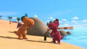 Der kleine Drache Kokosnuss will seine besten Freunde Oskar und Matilda unbedingt wieder versöhnt sehen! Ihm kommt ein Zufall zu Hilfe. Der kleine Drache Kokosnuss will seine besten Freunde Oskar und Matilda unbedingt wieder versöhnt sehen! Ihm kommt ein Zufall zu Hilfe.