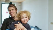 Sunny Stemmler und ihr Sohn Matteo leben in einer betreuten Wohngemeinschaft in Berlin. Sunny Stemmler und ihr Sohn Matteo leben in einer betreuten Wohngemeinschaft in Berlin.