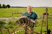 Rinder-Z&uuml;chter, Sensenlehrer, Milchsommelier, Musiker und noch vieles mehr: Der Hahn Schorsch aus dem oberbayerischen Holzkirchen ist ein echter Tausendsassa.