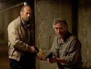 v.li.: Danny (Jason Statham) und Hunter (Robert De Niro)