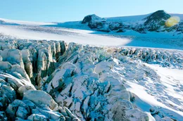 Das z&auml;h fliessende Eis der Gletscher hobelt das Vulkanland ab mit einer Kraft tausendmal st&auml;rker als Wasser.