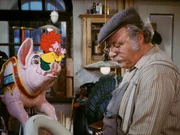 Pumuckl will eine Uhr haben, er schleicht sich in einen Uhrenladen. Doch dort wird der Pumuckl aus Versehen eingesperrt und er muss die Nacht in einer Spieluhr verbringen.