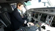 Esther Vierra, Flugkapit&auml;nin Peoples.