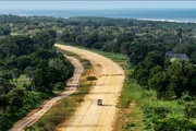 Küstenstrasse südlich von Tanga, Tansania Küstenstrasse südlich von Tanga, Tansania