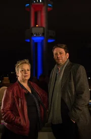 Berliner Ermittler Jan Koller (Roeland Wiesnekker) und seine Prager Kollegin Kommissarin Klára Majerova (Gabriela Maria Schmeide) Berliner Ermittler Jan Koller (Roeland Wiesnekker) und seine Prager Kollegin Kommissarin Klára Majerova (Gabriela Maria Schmeide)