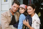 Michaels (Hardy Kr&uuml;ger jr.) neunj&auml;hrige Tochter Sammy (Roxanne Borski, Mitte) sieht in der Konditormeisterin Julia (Christine Neubauer) bereits ihre neue Mutter.