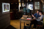 Ciudad Perdida, Kolumbien - (R) Dr. Albert Lin zeigt dem Arch&auml;ologen Santiago Giraldo die Ergebnisse seiner LiDAR-Scans der Ciudad Perdida.