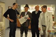 Auch Mike ist langsam genervt von Schattenhofers zunehmendem Mitteilungsbed&uuml;rfnis. Von links: Mike Preissinger (Harry Blank), Lorenz Schattenhofer (Werner Rom), Vinzenz Kurz (Hans Stadlbauer) und Roland Bamberger (Horst Kummeth).