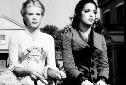 Wollen die Stadt verlassen: Amy (Grace Kelly, li.) und Helen (Katy Jurado, re.).