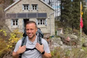 Jan Fitze vor der Treschh&uuml;tte