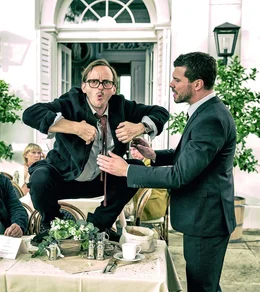 Andreas (Milan Peschel, l.)