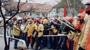 Atomkraftgegner, die Kernschmelze im amerikanischen Atomkraftwerk von Harrisburg macht schlagartig klar, dass die als Alternative zum &Ouml;l angesehene Nuklearenergie enorme Risiken birgt.