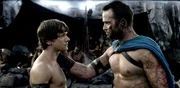 L-R: Calisto (Jack O'Connell) und Themistokles (Sullivan Stapleton)